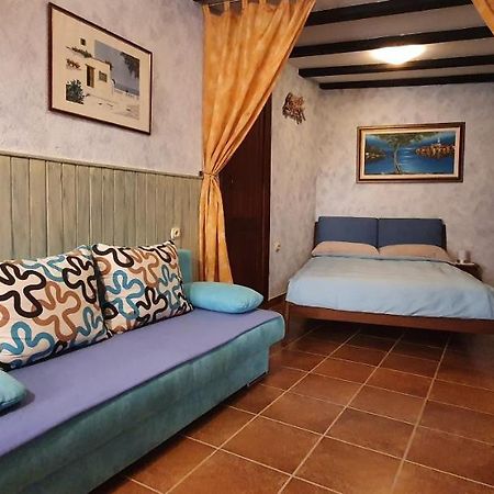 Studio Apartment Grisia Ровінь Екстер'єр фото