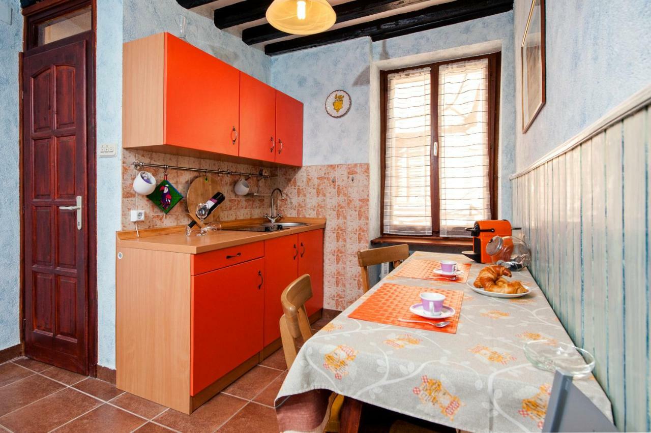 Studio Apartment Grisia Ровінь Екстер'єр фото