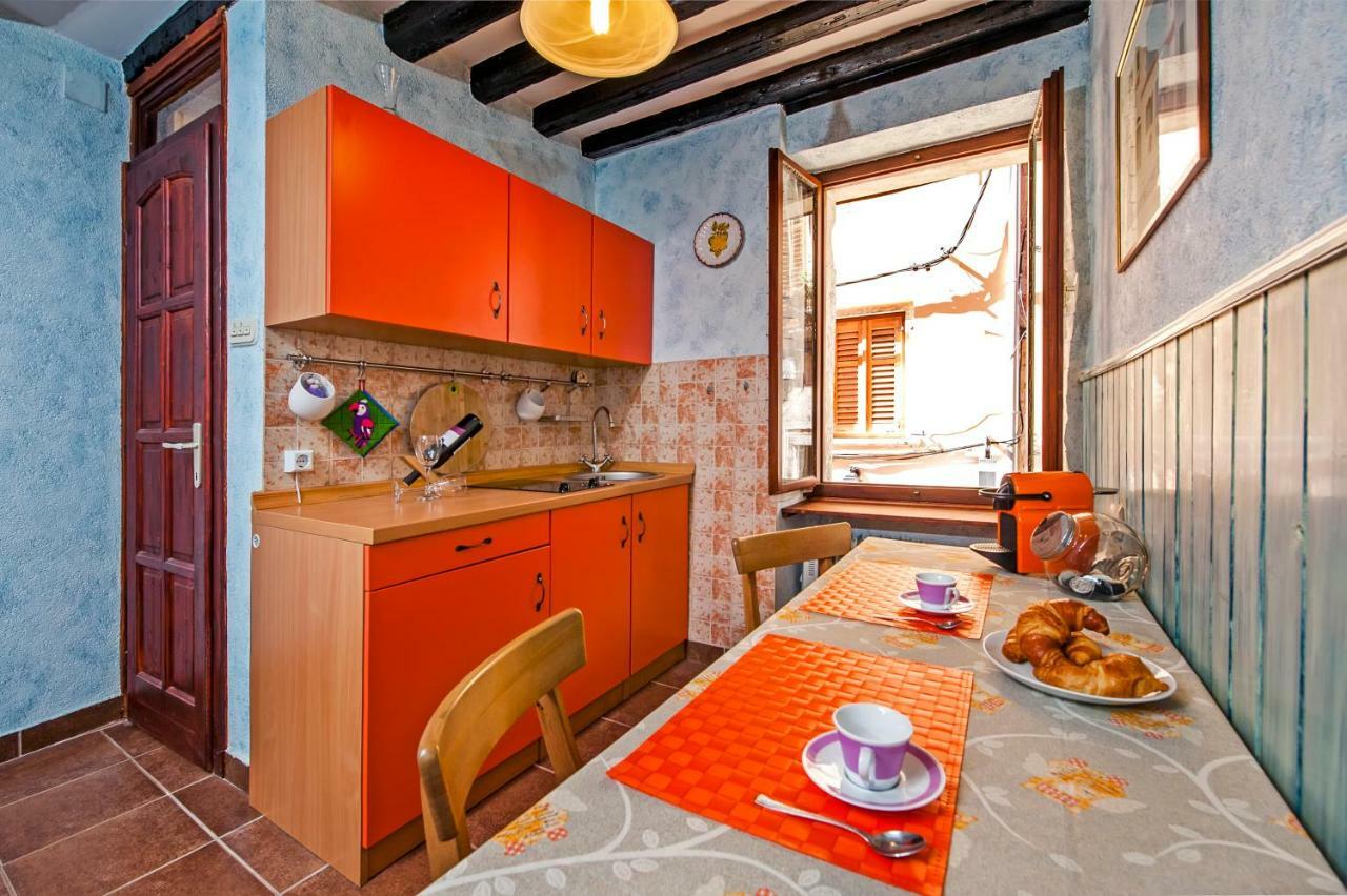 Studio Apartment Grisia Ровінь Екстер'єр фото