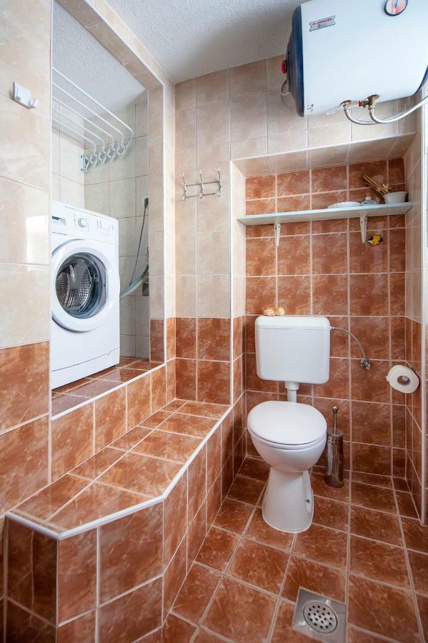 Studio Apartment Grisia Ровінь Екстер'єр фото